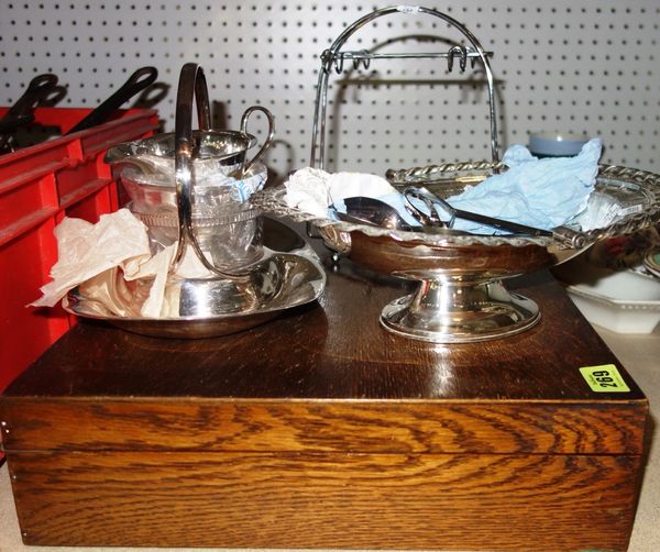 A quantity of silver plate including cased flatware, pedestal dish and sundry.  S2M
