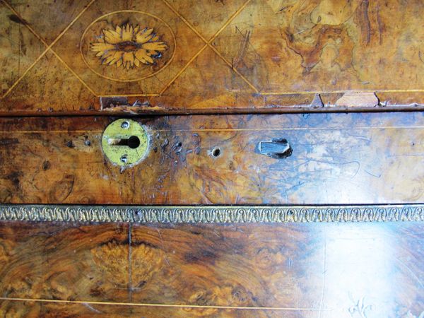 A George III mahogany four drawer bureau, 92cm wide.  I1