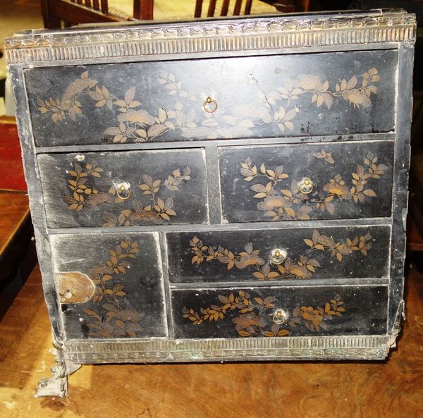 An Oriental Chinoiserie decorated table cabinet, 50cm wide. (a.f) I3