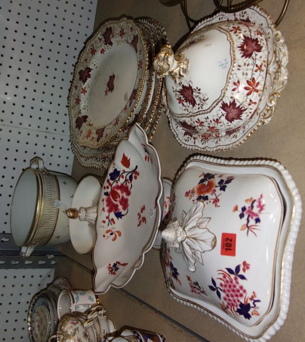 A quantity of ceramics, including Chamberlain's Worcester style graduated serving plates and a tureen, a Derby style ice pail, an English lidded turee