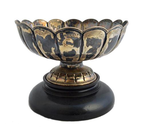 A Victorian silver presentation trophy bowl, of lobed circular form, presentation inscribed and on a circular foot, Birmingham 1889, diameter 25cm, we