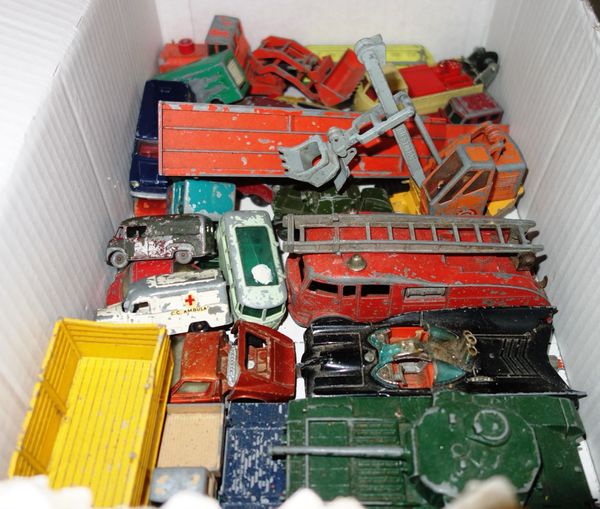 A quantity of 20th century die-cast play worn toy cars (qty). S1T
