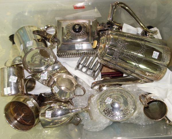 A quantity of assorted silver and plate, (qty). S3B
