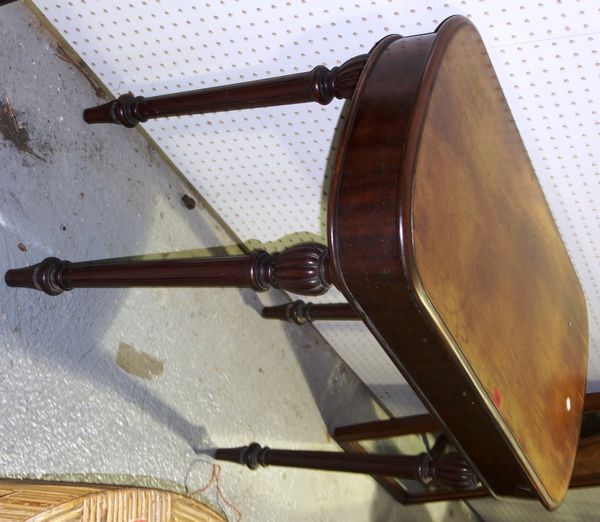 A mahogany occasional table, with rounded rectangular top, 91cm wide.  B2
