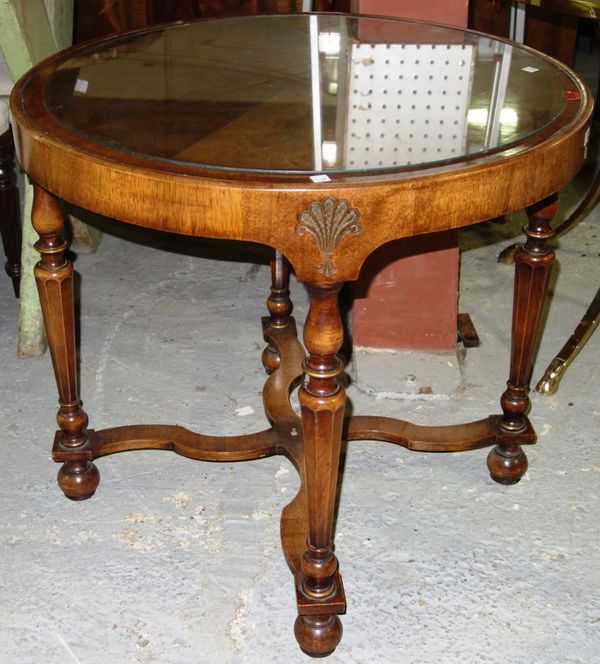 A Queen Anne style circular walnut occasional table, 77cm wide.  E3