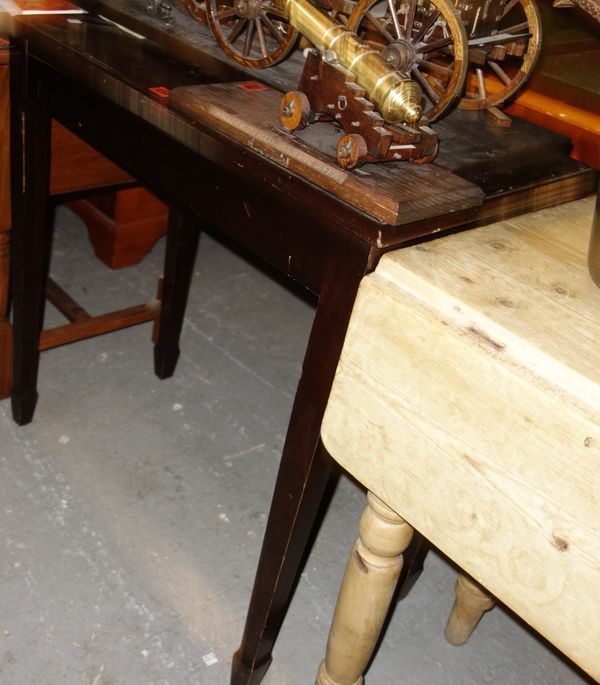 A 20th century mahogany rectangular side table, 76cm wide. DIS