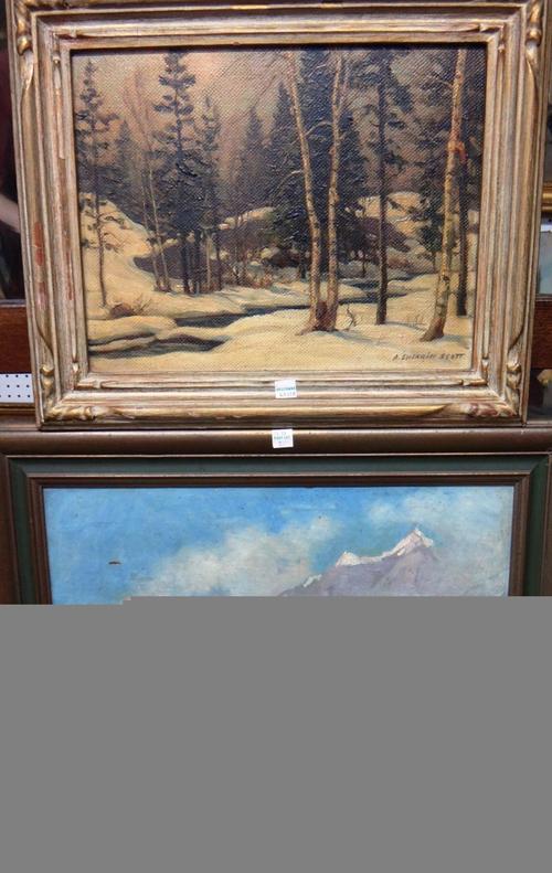 An early 19th century mahogany drop flap tripod work table, 36cm wide.   I3