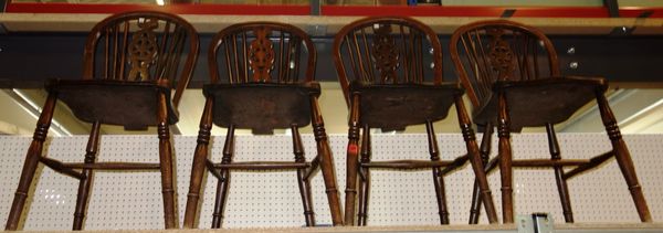 Four wheelback Windsor chairs, (4).  DIS HIGH
