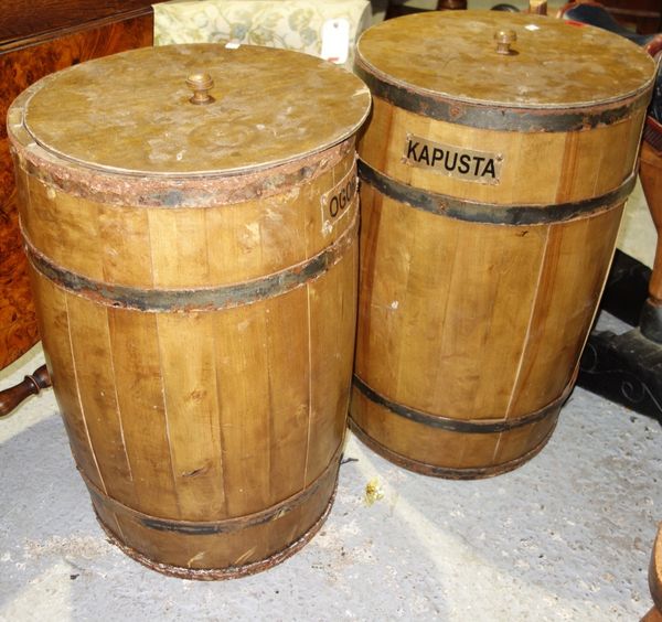 A pair of 20th century wooden lidded barrels, (2).   I4