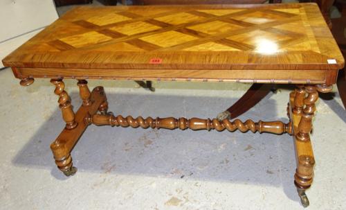A Victorian walnut low rectangular side table with glass top, 98cm wide.  L2