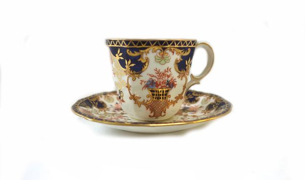 A quantity of Royal Crown Derby Imari tea and decorative wares, including; two cabinet cups and saucers, three pin dishes, a circular pot and cover, 4