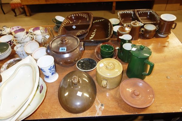 A quantity of assorted ceramics, mainly dinner and tea wares including Villeroy  & Boch, Goode and sundry, (qty)