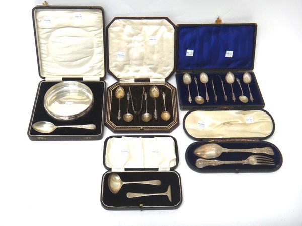 Silver, comprising; a christening bowl, Birmingham 1929, a christening spoon, Birmingham 1928, a baby's pusher and spoon, Sheffield 1936, a King's pat