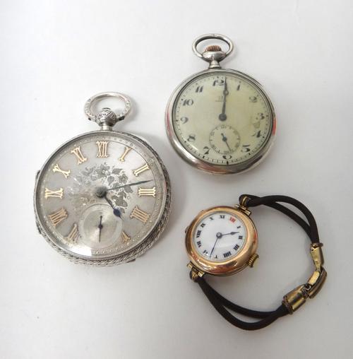 A lady's 9ct gold circular cased Rolex wristwatch, the jewelled lever movement detailed Rolex 15 Jewels Swiss Made, the enamelled dial with Roman nume