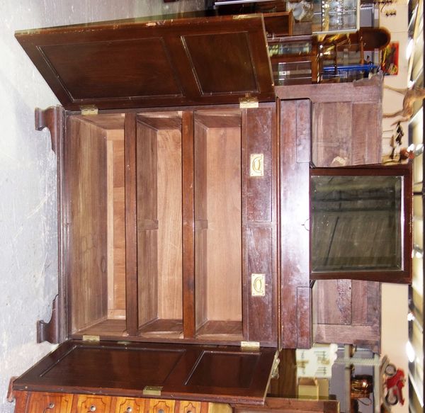 An Edwardian mahogany gentleman's dressing chest, with lift up top, 100cm wide x 122cm high.