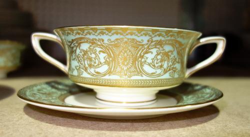 A Royal Worcester 'Embassy' pattern part dinner service.   SH9