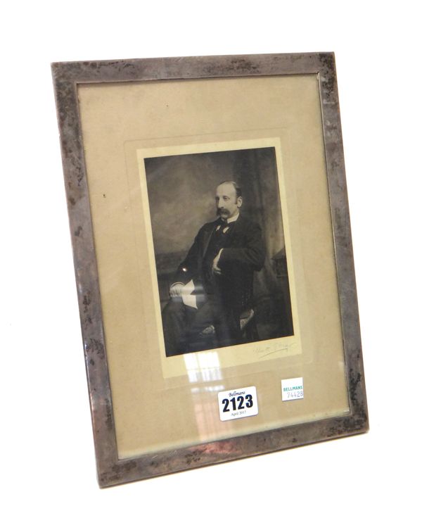 A silver mounted rectangular plain photograph frame, size of frame 30.5cm x 22cm, London 1898.