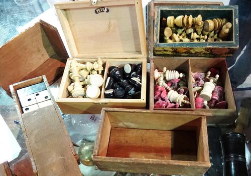 A quantity of late 19th century and early 20th century table top and board games, including; Chess, Dominoes and sundry, (qty).  CAB