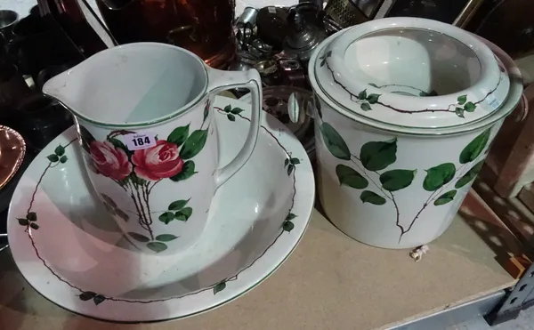 An early 20th century rose pattern ceramic wash set. S2