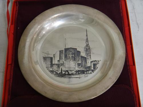 A silver limited edition circular dish, commemorating The 10th Anniversary of The Consecration of The New Cathedral at Coventry 1962-1962, diameter 20