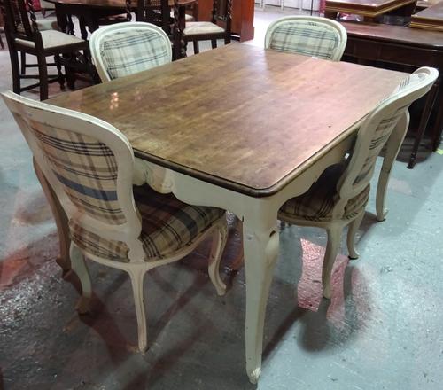 A Louis XV style dining table, with oak top and white painted base, together with a set of four white painted dining chairs, (5). E9