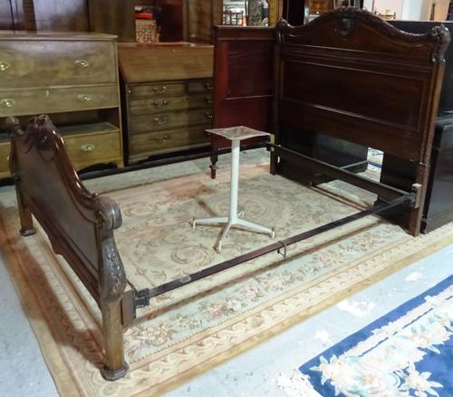 A Victorian mahogany double headboard, with acanthus carved top rail, 152cm wide. K9