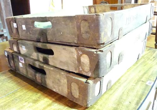 Three early 20th century baking trays, (3).   L7