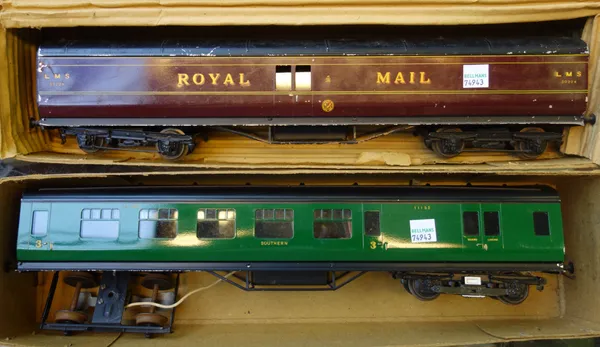 An Exley O gauge Southern Railway electric passenger coach, and an Exley O gauge Royal Mail coach, both boxed, (2).