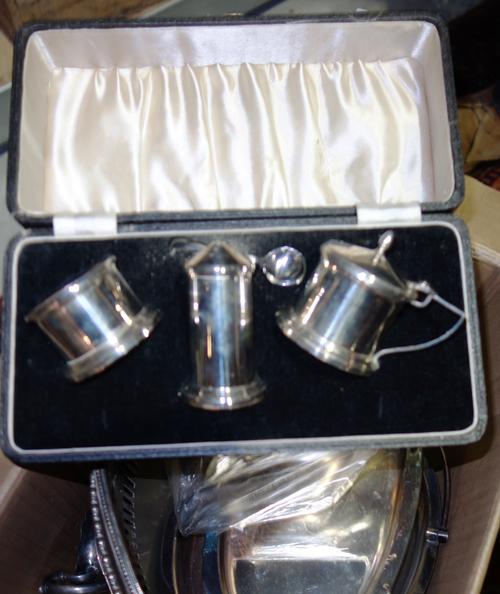 A quantity of early 20th century wooden crates, (qty).  E5