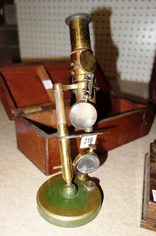 A quantity of assorted Victorian and later green leaf dinner and tea wares, (qty).  D1