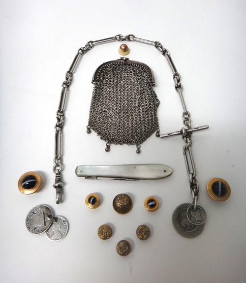 Four banded agate set dress studs, five further dress studs, a studs case, a silver chain mesh purse, a mother of pearl and steel bladed folding pocke