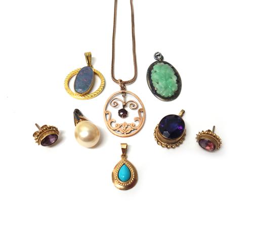 A gold and amethyst set single stone oval pendant, detailed 9ct, a 9ct gold foxtail link neckchain on a boltring clasp, an amethyst set single stone p