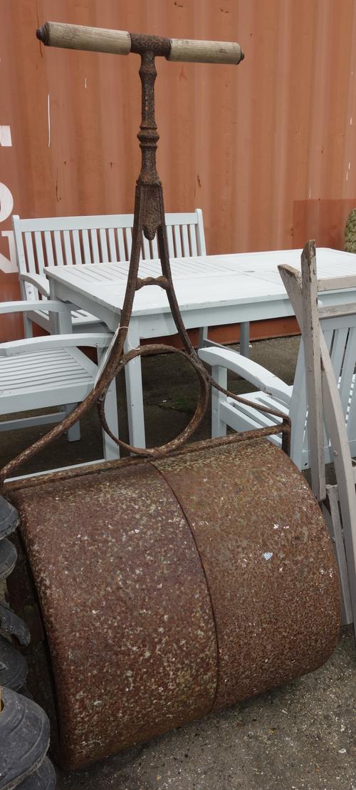 An early 20th century mahogany bowfront double wardrobe, 124cm. DIS