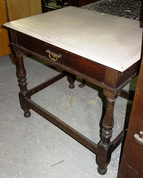 A Stratus exercise bike.  EXTRA