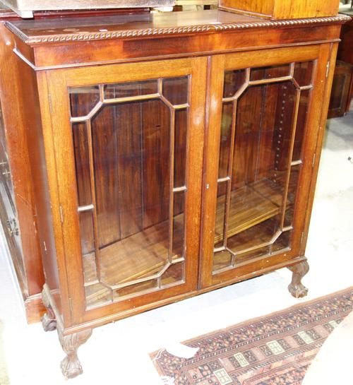 A pair of early 20th century four seat folding benches, (2).  DIS