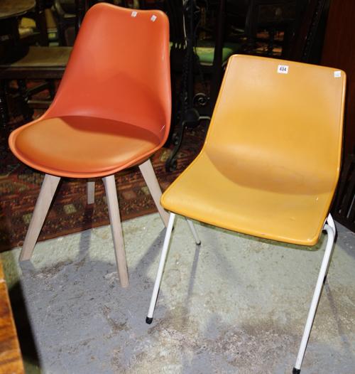 A set of six Victorian mahogany balloon back dining chairs (6).  I8