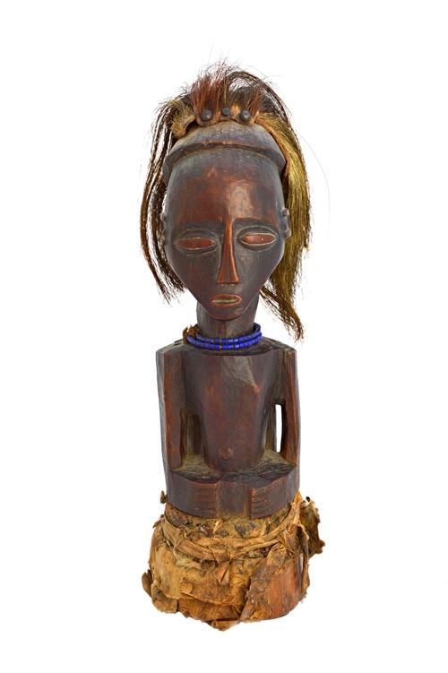 A French ormolu eight branch chandelier, early 20th century, with all over foliate cast decoration, 56cm high.