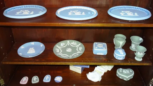 Ceramics, including; Wedgwood, blue and green Jasperware items, plates, boxes and sundry. E1