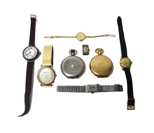 A Smiths De Luxe 9ct gold circular cased lady's bracelet wristwatch, on a Brazil link bracelet, with a foldover clasp, a base metal cased digital wris