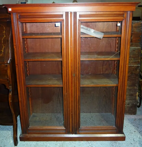 A 20th century walnut and pine floor standing bookcase, 100cm wide x 120cm high. I5