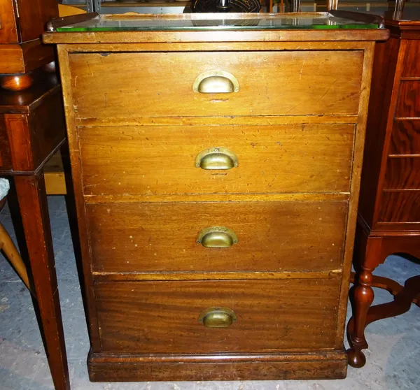 An Edwardian mahogany chest of four short drawers, 70cm wide x 90cm high. K1