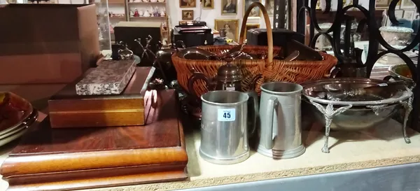 Plated wares, comprising; flatware, tea pots, tankards, cased spoons and sundry, (qty). S3
