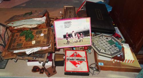 A large quantity of late 19th century and early 20th century board and tabletop games (qty). S1