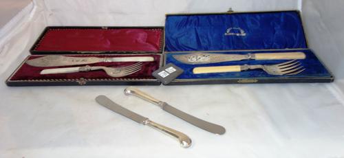 Silver and plated wares, comprising; silver handled butter knifes, two cased sets of fish servers and a small silver visiting card case. CAB