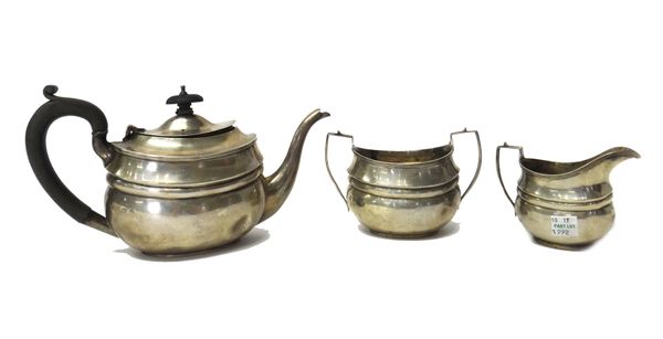 A silver three piece tea set, Birmingham 1916, gross weight 650 gms, (3).