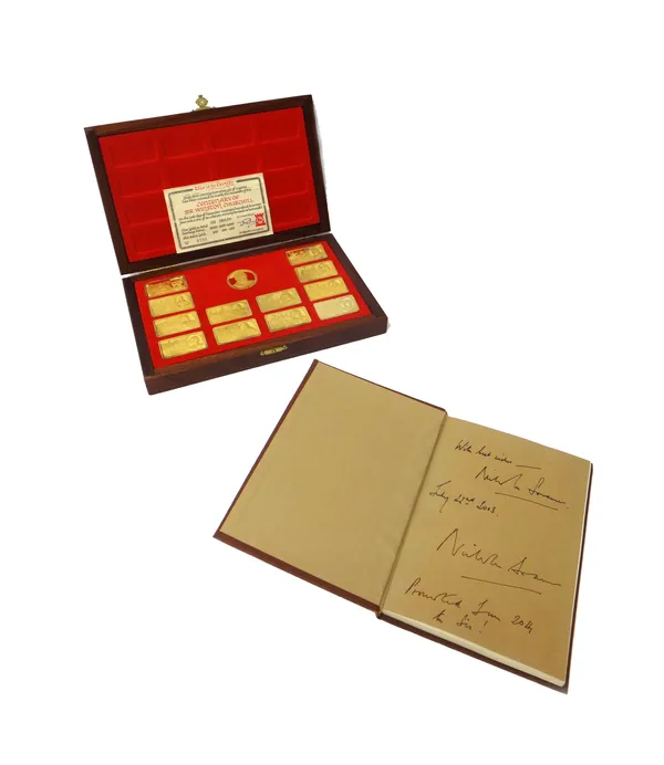A set of twelve silver gilt rectangular ingots and one silver gilt circular medallion, commemorating the centenary of Sir Winston Churchill, with a di