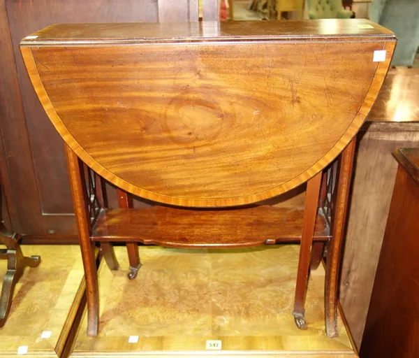 An Edwardian mahogany Sutherland table and a mahogany toilet mirror, (2).  C9
