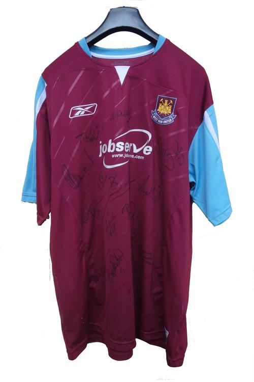 Sporting memorabilia; five West Ham United signed photographs, comprising; Billy Bonds, two Trevor Brooking, two Paolo di Canio and Carlos Teves, all