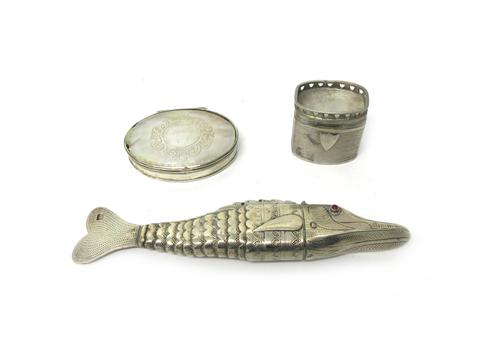 A George I Britannia Standard silver and mother of pearl oval hinge lidded box, the mother of pearl panel engraved with a central cartouche within a d