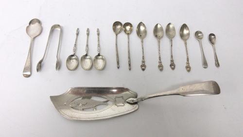 Silver flatware, comprising; a fiddle pattern fish slice engraved and pierced with a fish, London 1802 and two condiment spoons, two Russian teaspoons